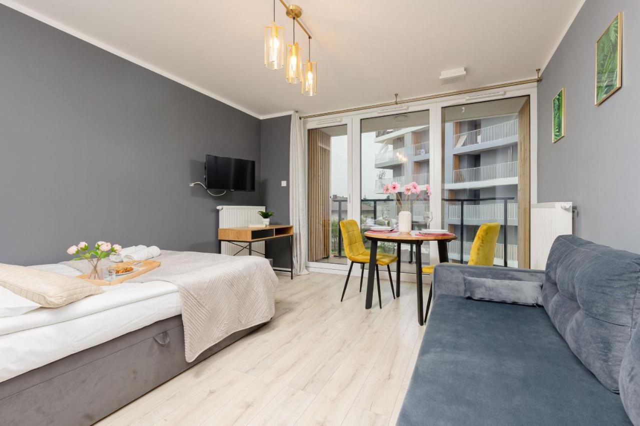Studio With Balcony Warsaw Kokoryczki By Noclegi Renters Exterior photo